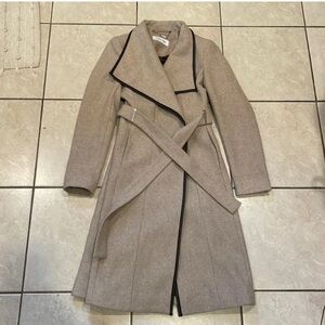 Elegant Beige Women's Coat